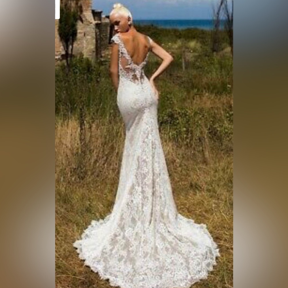 Cream Halter Sleeveless Bridal Gown
